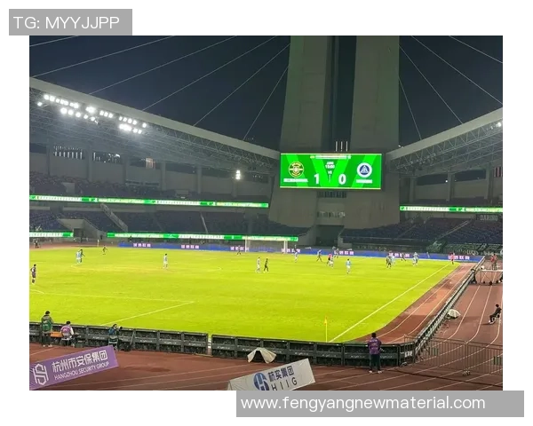 个子虽低却技艺超群的足球明星们如何在绿茵场上书写传奇